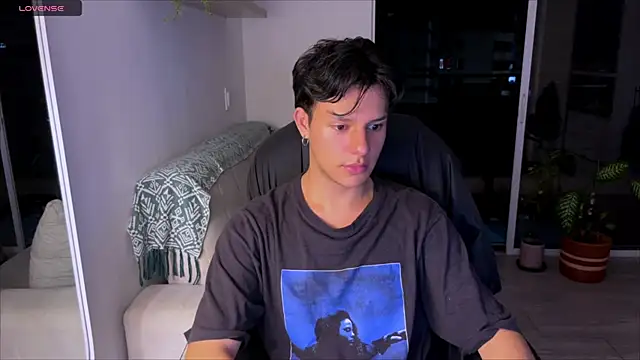 Snapshot of Alexxblue chatting on March 2025 04:27:01 AM Alexxblue online show from March 2025 04:27:01 AM