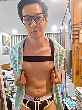 Snapshot of horny_slavedog chatting on November 2025 10:56:02 AM horny slavedog online show from November 2025 10:56:02 AM