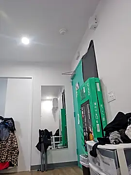 Iliketocooksquirt25 online show from September 2025 04:18:02 AM