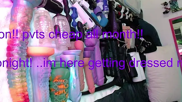 famousALYX online show from February 2026 07:56:01 AM