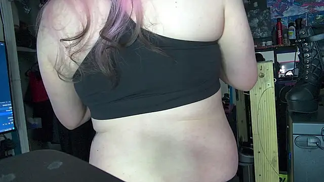 famousALYX online show from February 2026 10:27:01 AM