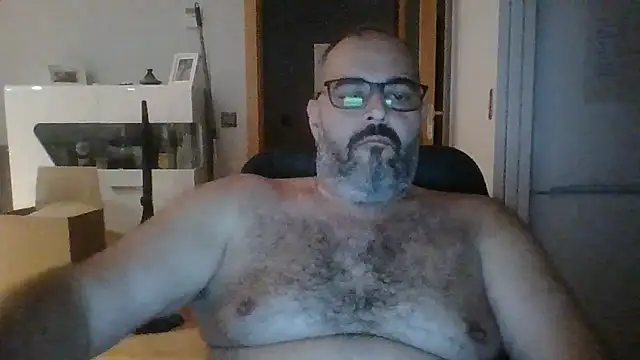 templar2303 online show from October 2025 09:04:01 PM