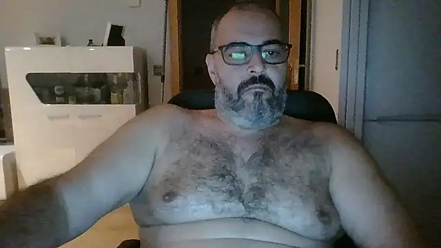 templar2303 online show from October 2025 06:50:02 PM