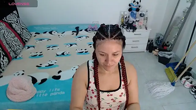 Snapshot of soniafuckboobs chatting on February 2026 02:46:02 PM soniafuckboobs online show from February 2026 02:46:02 PM