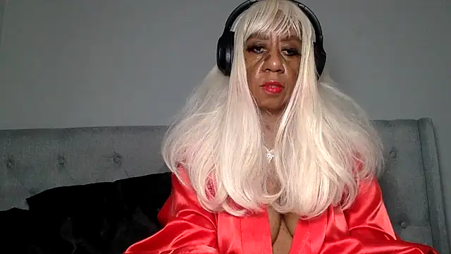Snapshot of BreanaDivine chatting on December 2024 04:16:02 PM BreanaDivine online show from December 2024 04:16:02 PM