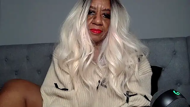 Snapshot of BreanaDivine chatting on December 2024 04:14:02 PM BreanaDivine online show from December 2024 04:14:02 PM