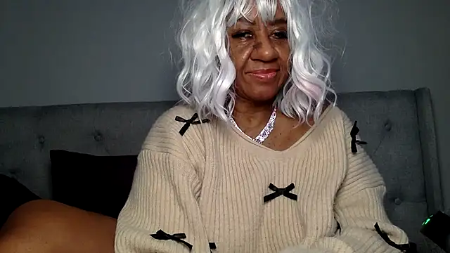 Snapshot of BreanaDivine chatting on January 2025 05:30:02 PM BreanaDivine online show from January 2025 05:30:02 PM