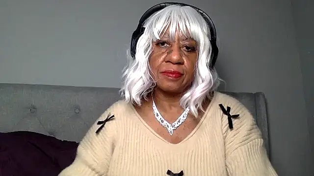 Snapshot of BreanaDivine chatting on January 2025 04:08:02 AM BreanaDivine online show from January 2025 04:08:02 AM