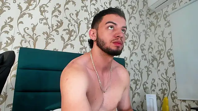 Snapshot of Michael_magno chatting on December 2024 07:49:01 PM Michael magno online show from December 2024 07:49:01 PM