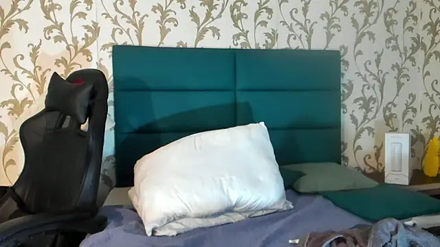 Snapshot of Michael_magno chatting on December 2024 11:18:02 PM Michael magno online show from December 2024 11:18:02 PM