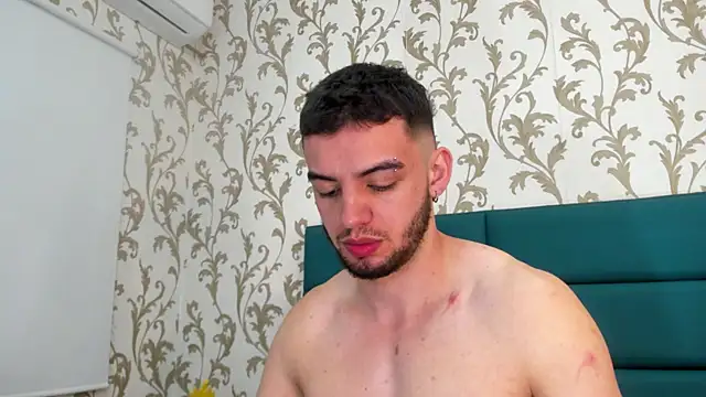 Snapshot of Michael_magno chatting on December 2024 06:25:01 PM Michael magno online show from December 2024 06:25:01 PM