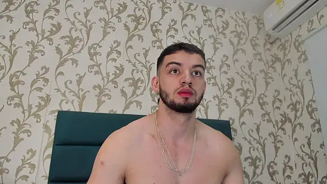 Snapshot of Michael_magno chatting on December 2024 06:42:02 PM Michael magno online show from December 2024 06:42:02 PM