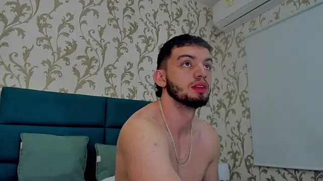 Snapshot of Michael_magno chatting on December 2024 01:43:02 PM Michael magno online show from December 2024 01:43:02 PM