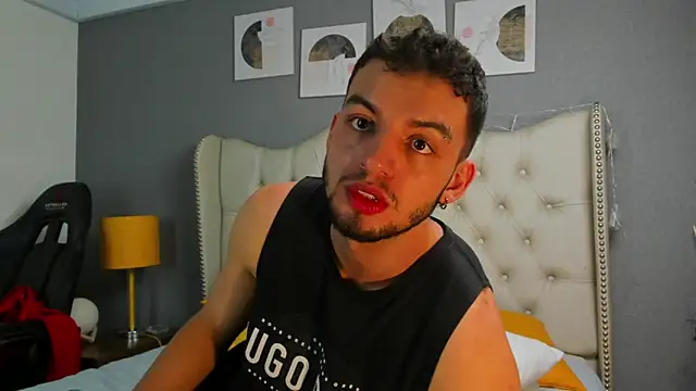 Snapshot of Michael_magno chatting on January 2025 09:01:02 PM Michael magno online show from January 2025 09:01:02 PM