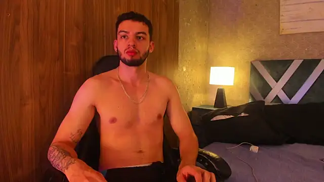 Snapshot of Michael_magno chatting on January 2025 07:32:01 PM Michael magno online show from January 2025 07:32:01 PM