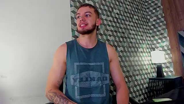 Snapshot of Michael_magno chatting on January 2025 06:28:02 PM Michael magno online show from January 2025 06:28:02 PM