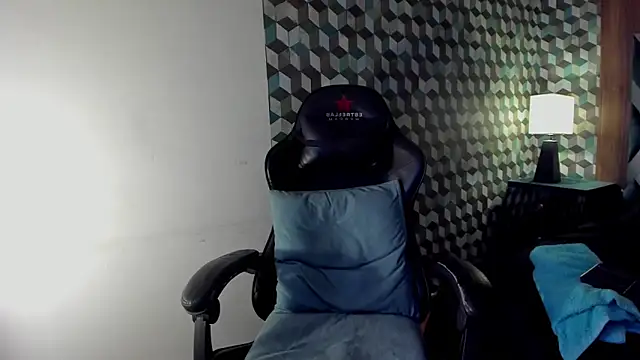 Snapshot of Michael_magno chatting on January 2025 02:36:01 PM Michael magno online show from January 2025 02:36:01 PM