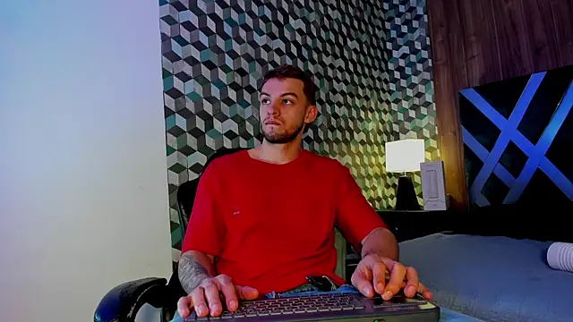 Snapshot of Michael_magno chatting on February 2025 01:11:02 PM Michael magno online show from February 2025 01:11:02 PM