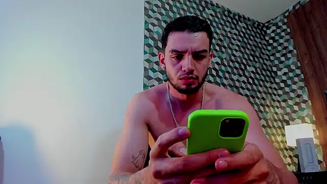 Snapshot of Michael_magno chatting on March 2025 05:27:01 PM Michael magno online show from March 2025 05:27:01 PM