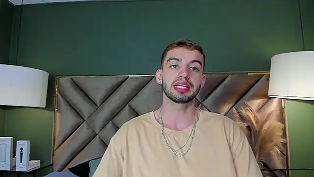 Snapshot of Michael_magno chatting on September 2025 08:19:01 PM Michael magno online show from September 2025 08:19:01 PM