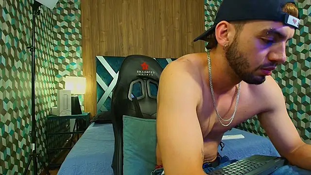 Snapshot of Michael_magno chatting on September 2025 10:32:02 PM Michael magno online show from September 2025 10:32:02 PM