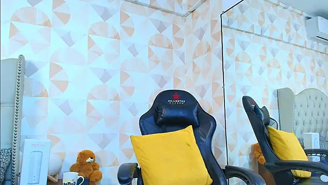 Snapshot of Michael_magno chatting on September 2025 08:54:01 PM Michael magno online show from September 2025 08:54:01 PM