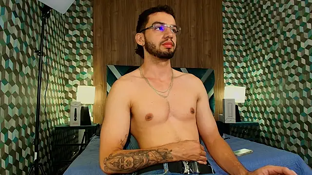 Snapshot of Michael_magno chatting on September 2025 09:06:02 PM Michael magno online show from September 2025 09:06:02 PM