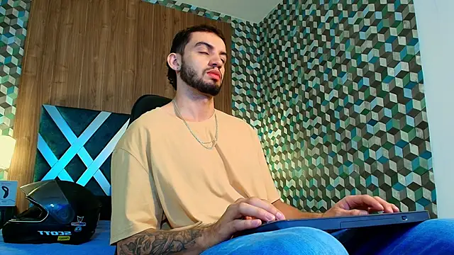 Snapshot of Michael_magno chatting on September 2025 10:28:01 AM Michael magno online show from September 2025 10:28:01 AM