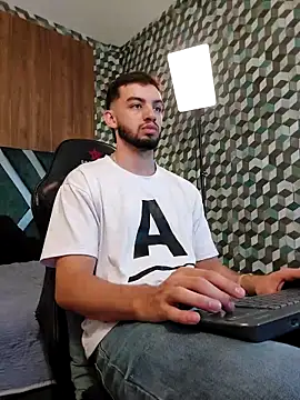 Snapshot of Michael_magno chatting on September 2025 07:17:02 PM Michael magno online show from September 2025 07:17:02 PM