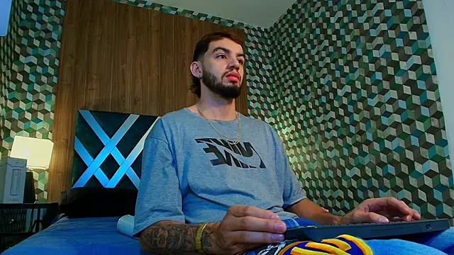 Snapshot of Michael_magno chatting on October 2025 10:18:01 AM Michael magno online show from October 2025 10:18:01 AM