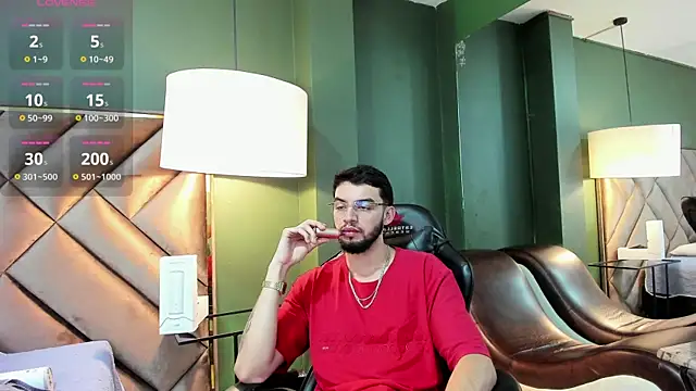 Snapshot of Michael_magno chatting on October 2025 09:10:02 PM Michael magno online show from October 2025 09:10:02 PM