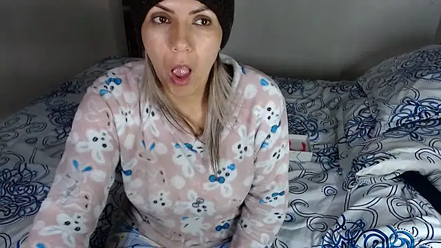 Chantal hott online show from April 2026 02:44:01 AM