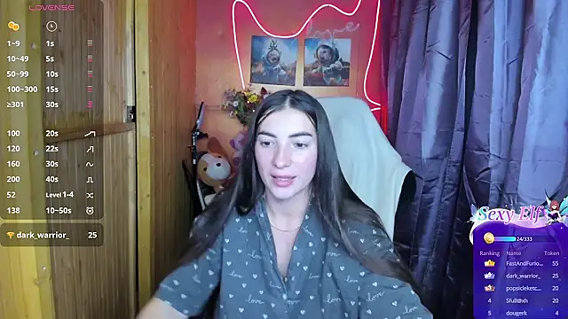 Fiery Brunette  online show from December 2024 09:04:02 PM