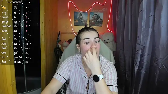 Fiery Brunette  online show from February 2025 11:25:01 AM