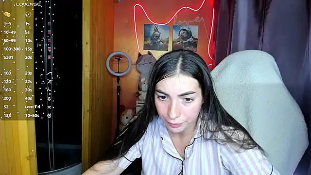 Fiery Brunette  online show from September 2025 08:04:01 AM