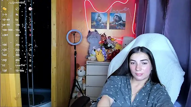 Fiery Brunette  online show from September 2025 07:58:01 AM