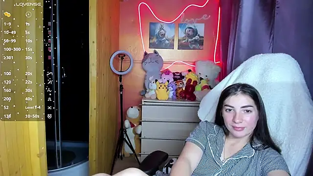 Fiery Brunette  online show from October 2025 05:57:01 PM