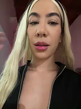 Snapshot of Lauren-Rosse chatting on April 2026 08:46:02 PM Lauren-Rosse online show from April 2026 08:46:02 PM