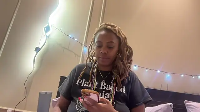 ChocolateCakeQueen online show from January 2025 04:36:02 AM