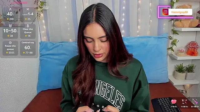 HazzelGray online show from September 2025 06:29:02 PM