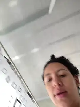 hannahb-e online show from January 2025 01:13:01 PM