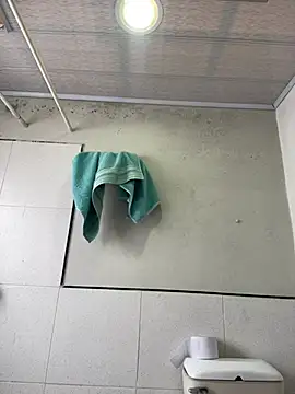 hannahb-e online show from January 2025 06:04:01 PM