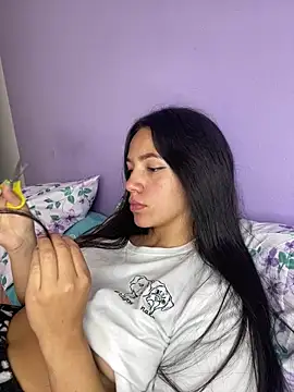 hannahb-e online show from January 2025 05:39:01 PM