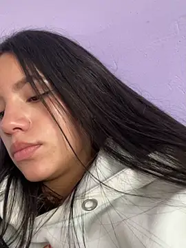 hannahb-e online show from February 2025 07:44:02 PM