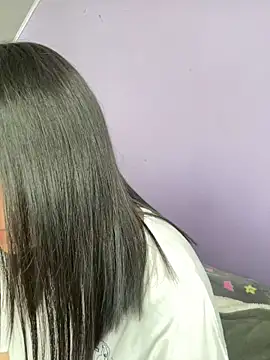 hannahb-e online show from September 2025 04:52:02 PM