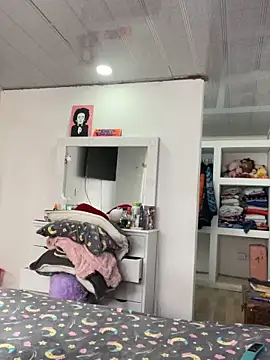 hannahb-e online show from September 2025 05:26:02 PM