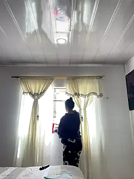 hannahb-e online show from October 2025 04:08:02 PM