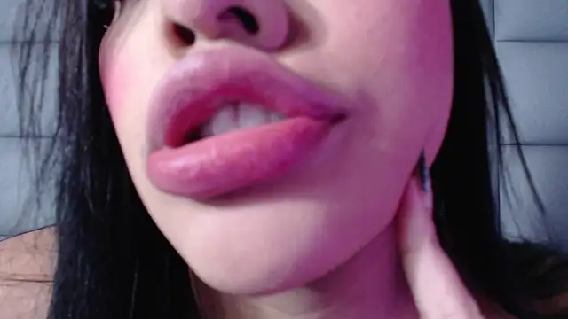 emily brontee  online show from December 2024 12:38:02 PM