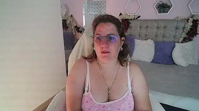 katie joness  online show from February 2025 12:39:01 PM