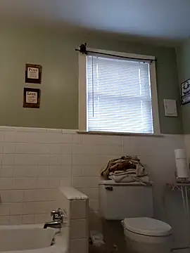 Snapshot of mariah2299 chatting on December 2024 05:11:02 PM mariah2299 online show from December 2024 05:11:02 PM